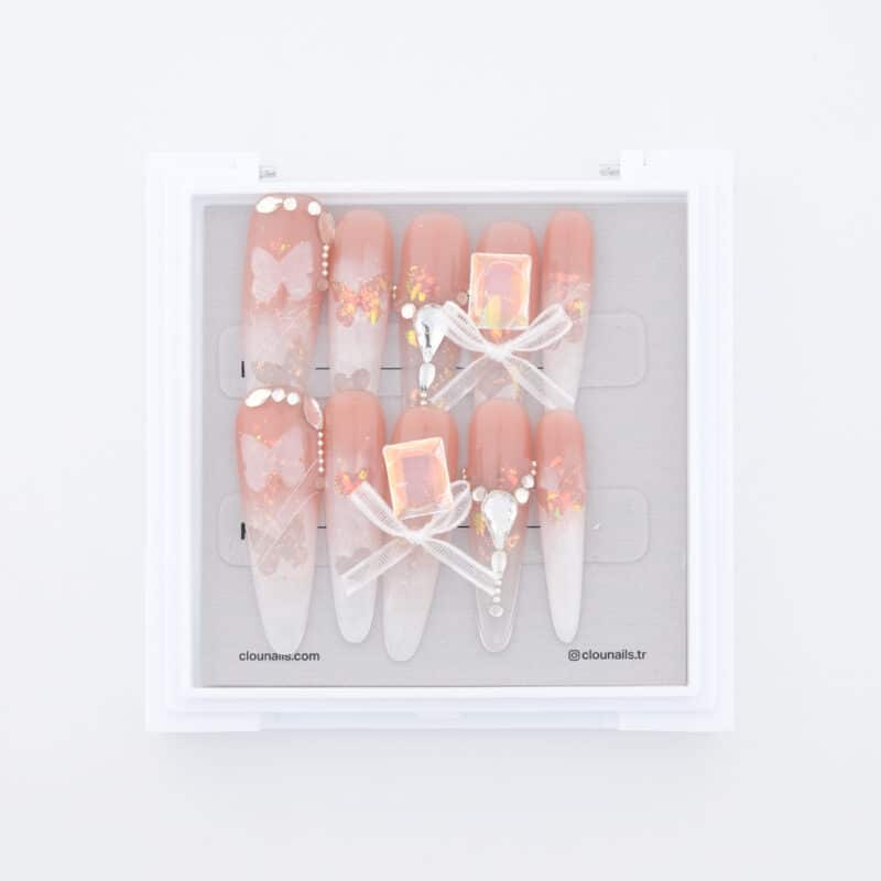 Laced Papillon