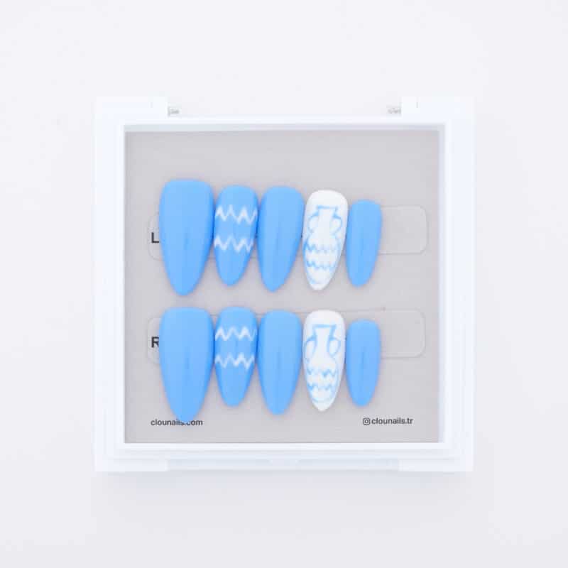 Aquarius Nails